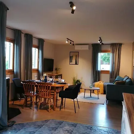 Semesterbostad Lana Nedeščina