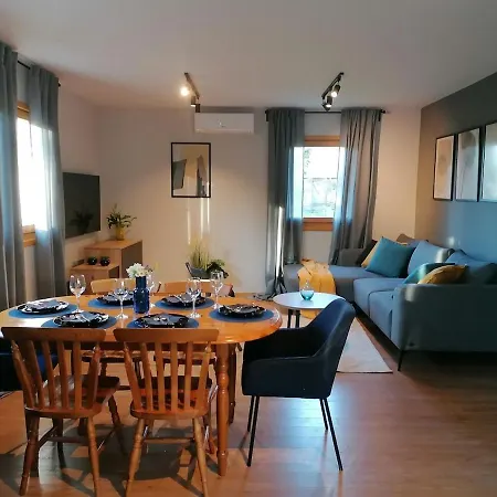 Lana Luxury Pool & Indoor Wellness Holiday home Nedescina