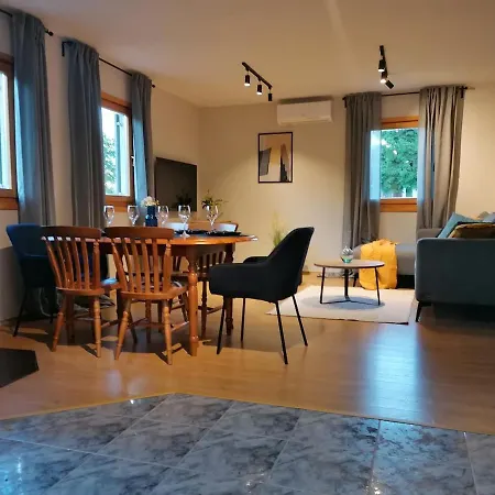 Lana Luxury Pool & Indoor Wellness Feriehus