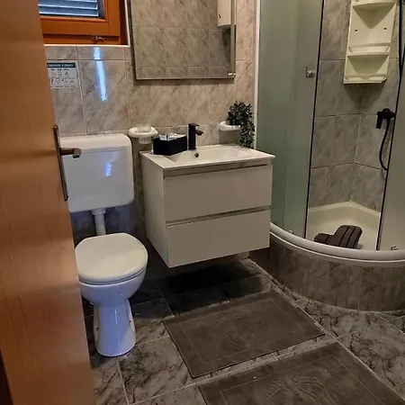 Lana Luxury Pool & Indoor Wellness Feriehus Nedeščina